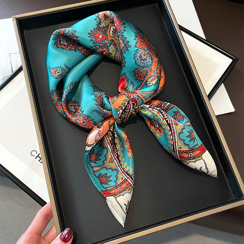 Bufanda cuadrada de seda autén - Silk Tie Woven reseña y precio